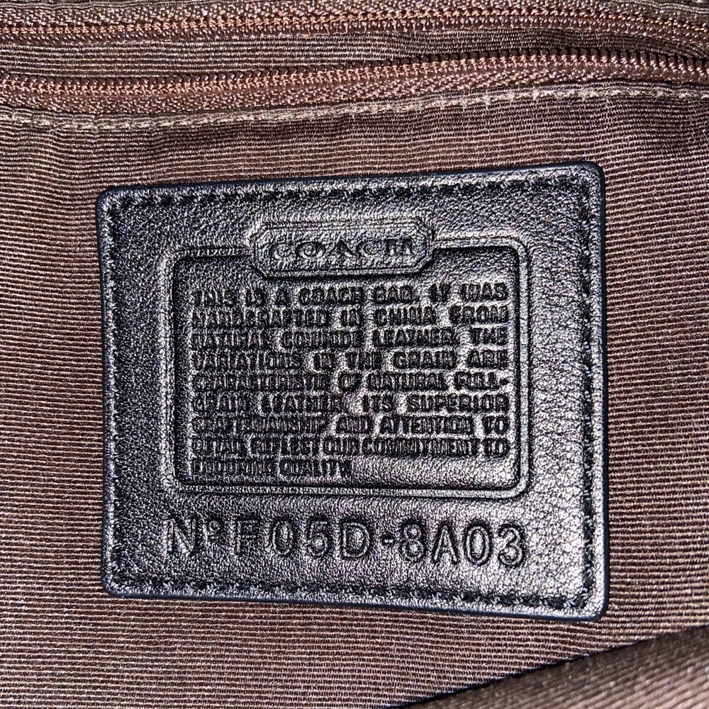 Coach Chocolate Leather Purse. Great condition! - Picture 4 of 4